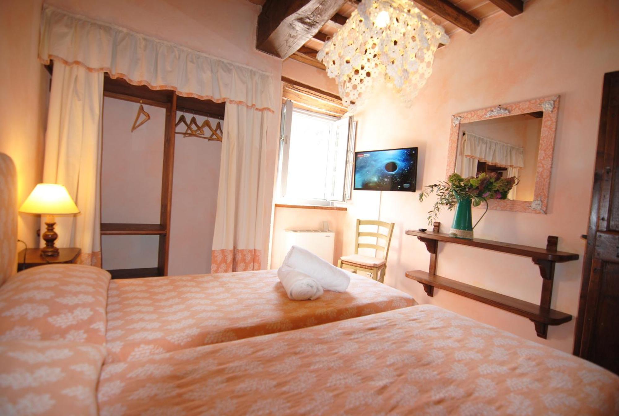 Agriturismo I Frati Paciano Eksteriør billede